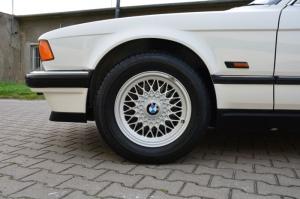 BMW 740i 1992 года  (UK)